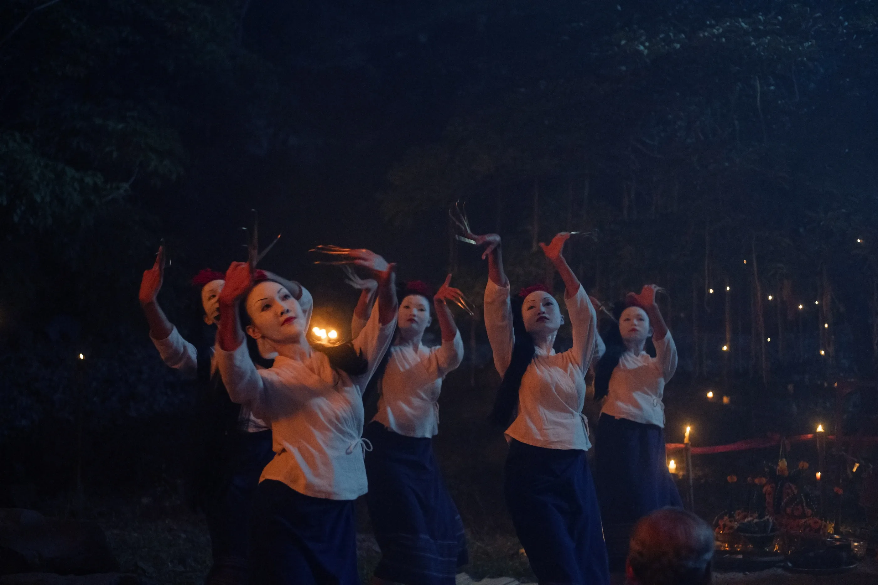 ใบปอ-เพิร์ธ-จั๊มพ์ จากภาพยนตร์เรื่อง แม่ซื้อ